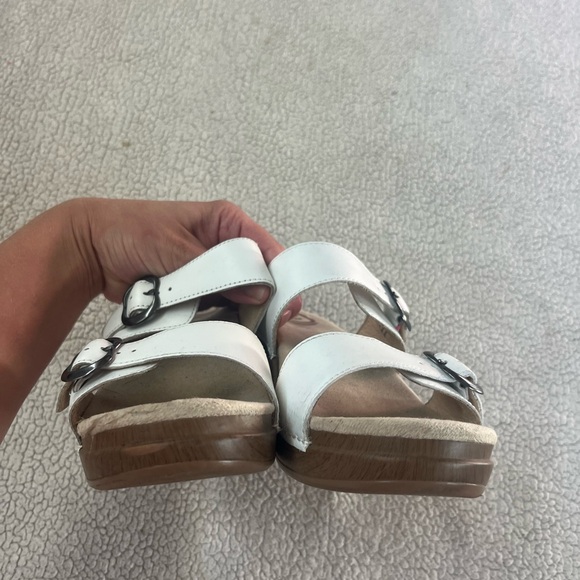DANSKO SOPHIE WHITE SANDALS SIZE 40 or 9.5 10 - Picture 4 of 9